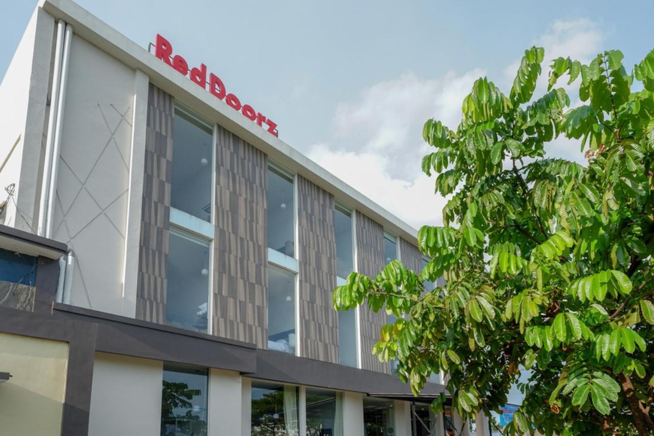 Reddoorz Plus Near Solo Baru Exterior foto
