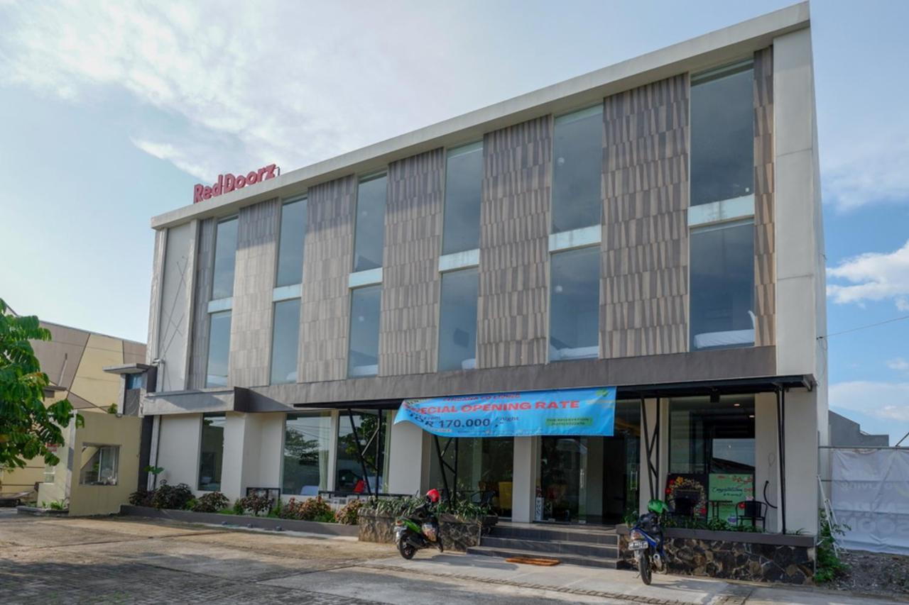 Reddoorz Plus Near Solo Baru Exterior foto