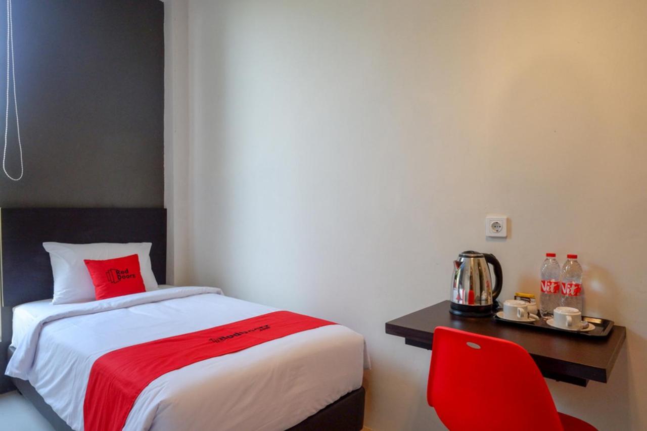 Reddoorz Plus Near Solo Baru Exterior foto
